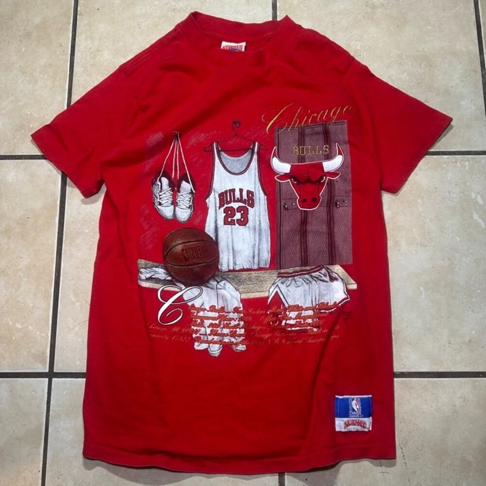 Vintage 90's Nutmeg Chicago Bulls Michael Jordan T Shirt Mens L Single Stitch